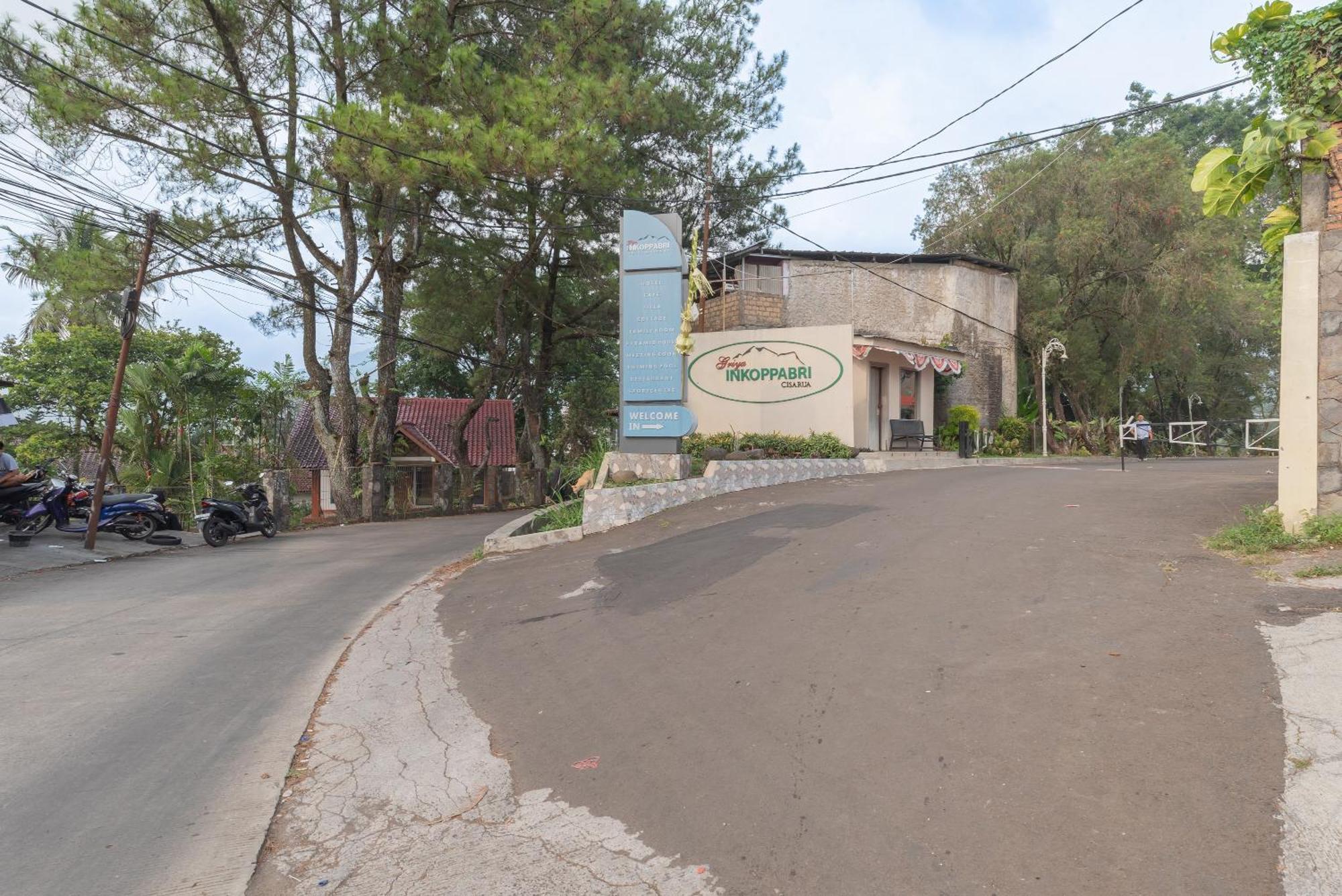 Urbanview Hotel Inkoppabri Cisarua Puncak Buitenkant foto